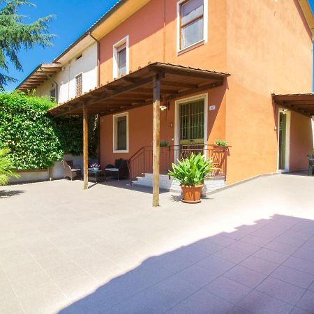 Villa Locazione Turistica Trilocale Orentano Esterno foto