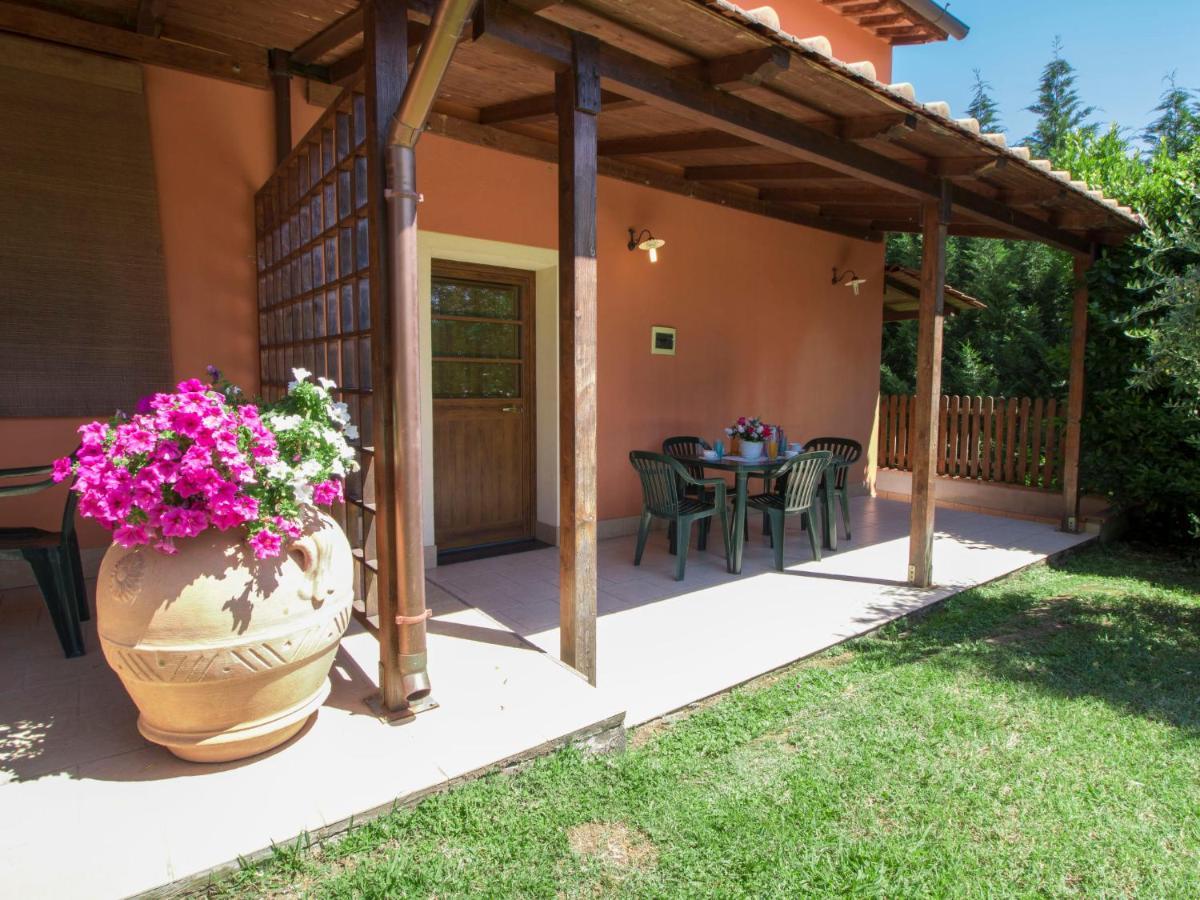 Villa Locazione Turistica Trilocale Orentano Esterno foto