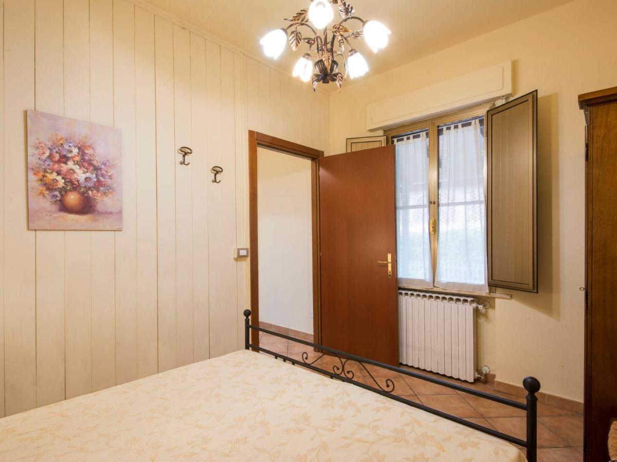 Villa Locazione Turistica Trilocale Orentano Esterno foto