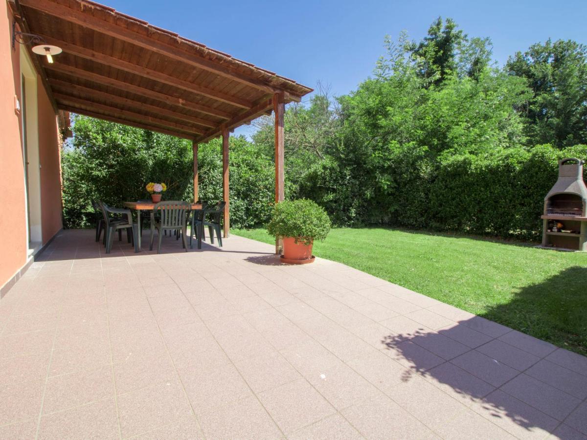 Villa Locazione Turistica Trilocale Orentano Esterno foto