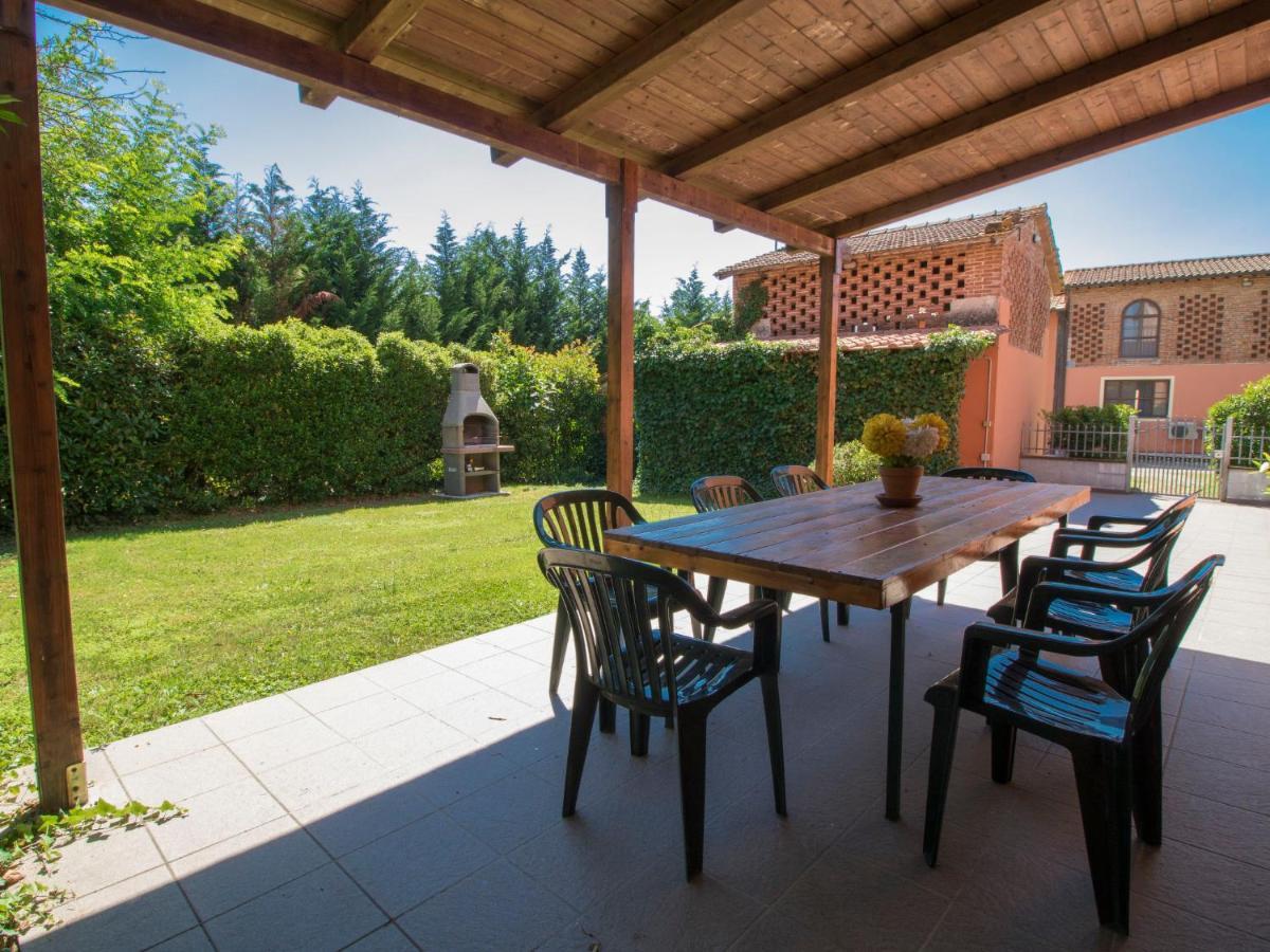 Villa Locazione Turistica Trilocale Orentano Esterno foto