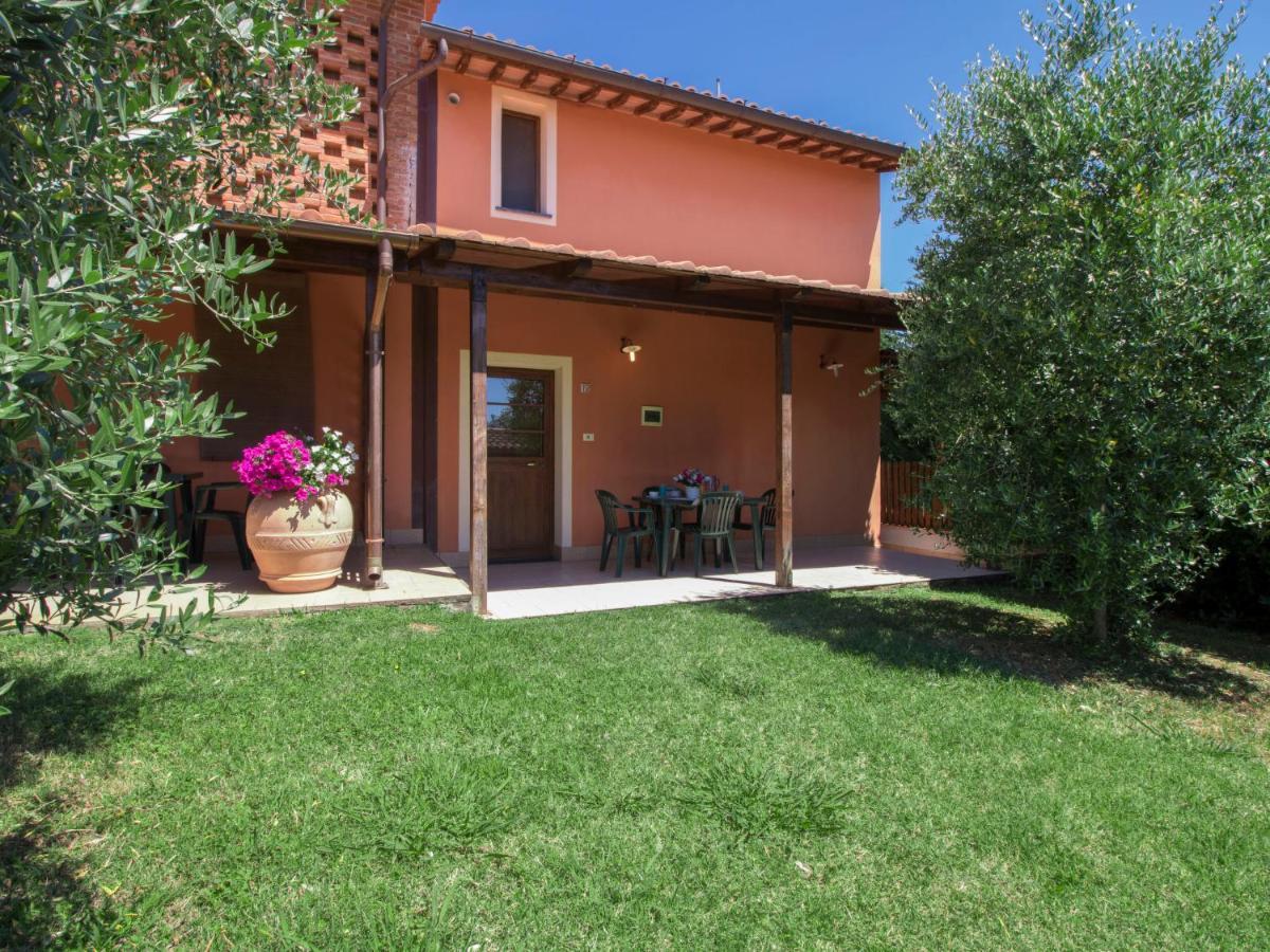 Villa Locazione Turistica Trilocale Orentano Esterno foto